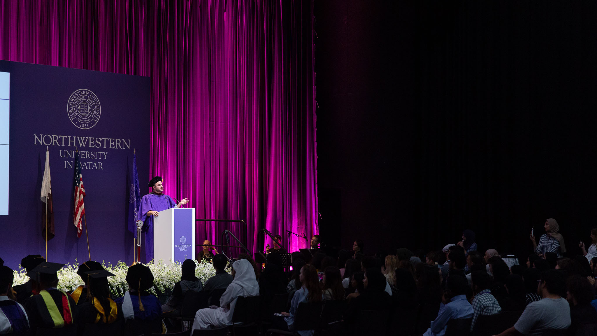 Northwestern University alum and producer of the award-winning La La Land Jordan Horowitz addressed the Class of 2022 at the start of their Northwestern Qatar journey in 2018