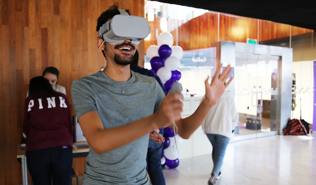 NU-Q student Omer Alaoui experiments with the MIL’s new Oculus Go VR headset.